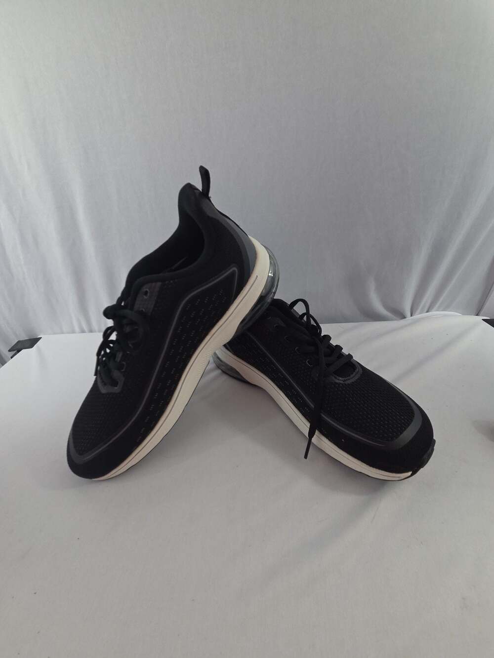 BNQ  Dolphin 1.0 Pro Running Shoes